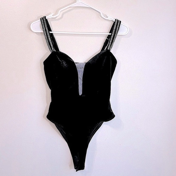 AKIRA Black Bodysuit with Silver Straps - Picture 8 of 16